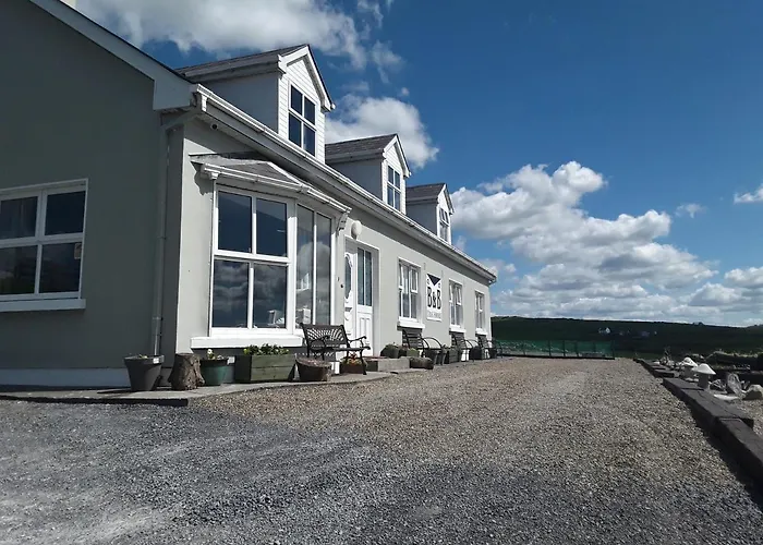 Hotels in Downtown Lahinch