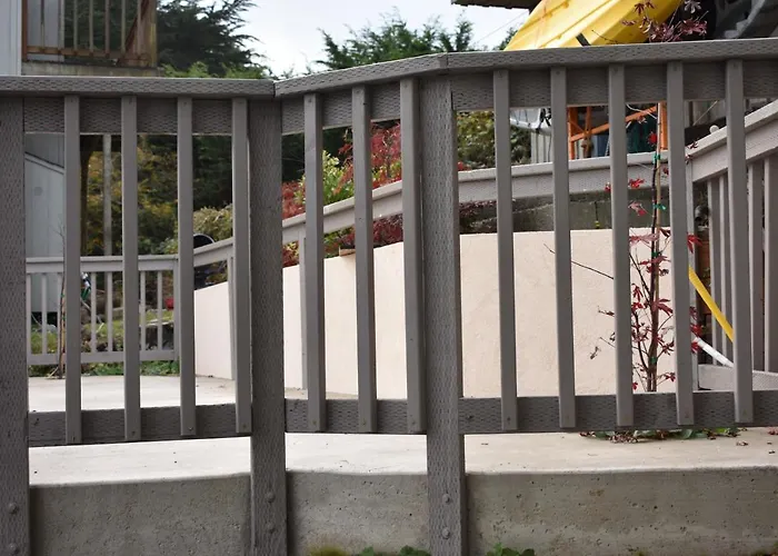 Hotels in Downtown Bandon
