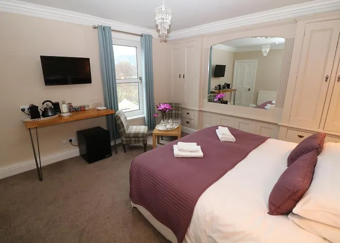 Hotels in Downtown Castleton (Derbyshire)