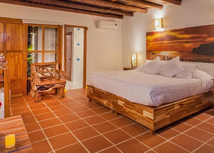 Hotels in Downtown Isla Mucura