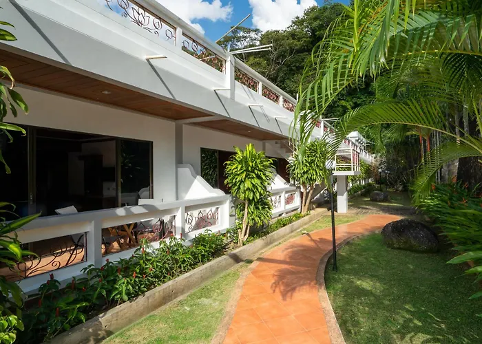 Hotels in Downtown Karon