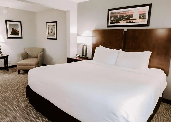 Hotels in Downtown Chantilly