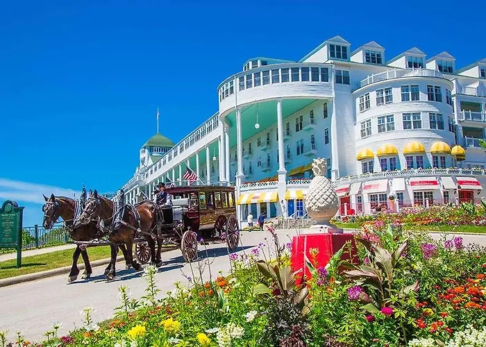 Hotels in Downtown Mackinac Island