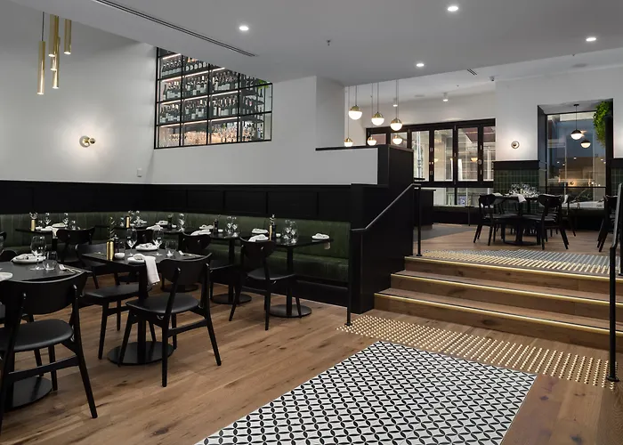 Hotels in Downtown Melbourne
