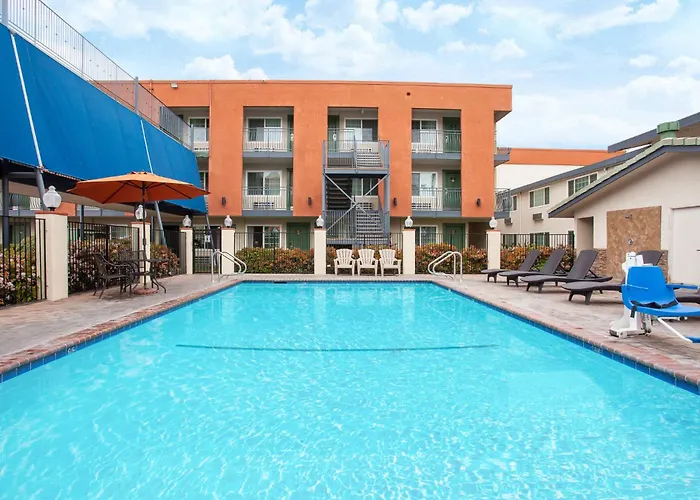 Hotels in Downtown Anaheim