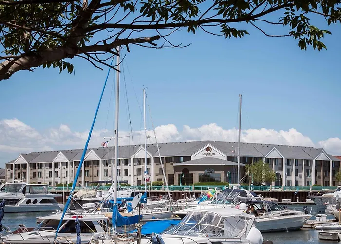 Hotels in Downtown Racine