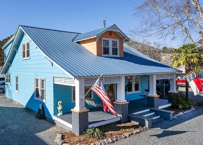 Hotels in Downtown Manteo