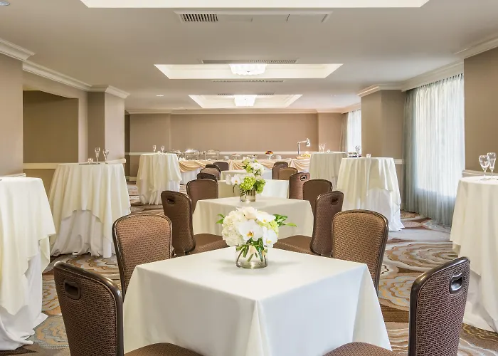 Hotels in Downtown Redondo Beach