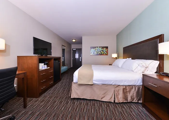 Hotels in Downtown Indio