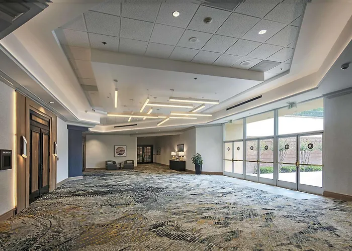 Hotels in Downtown Modesto