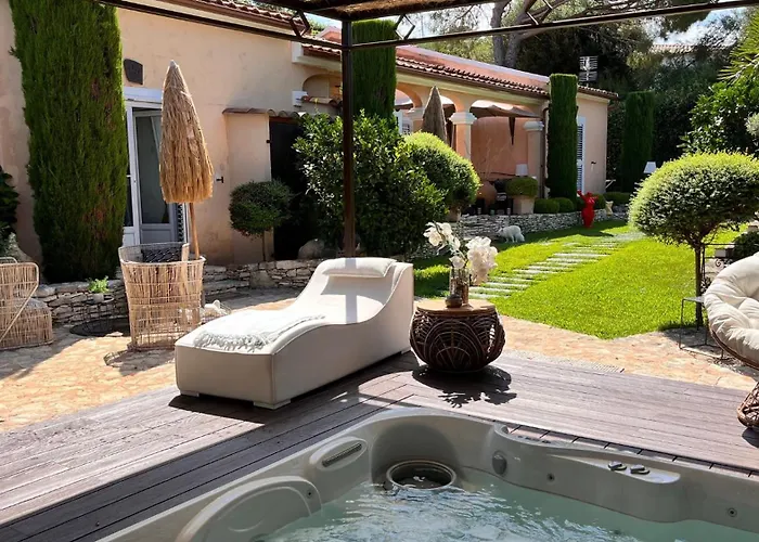 Hotels in Downtown Porto-Vecchio (Corsica)