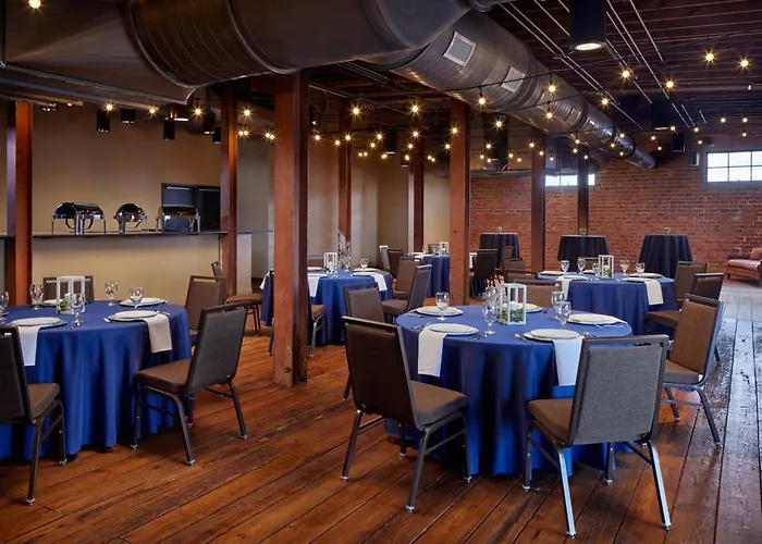 Hotels in Downtown Bristol