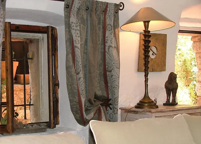 Hotels in Downtown Eze