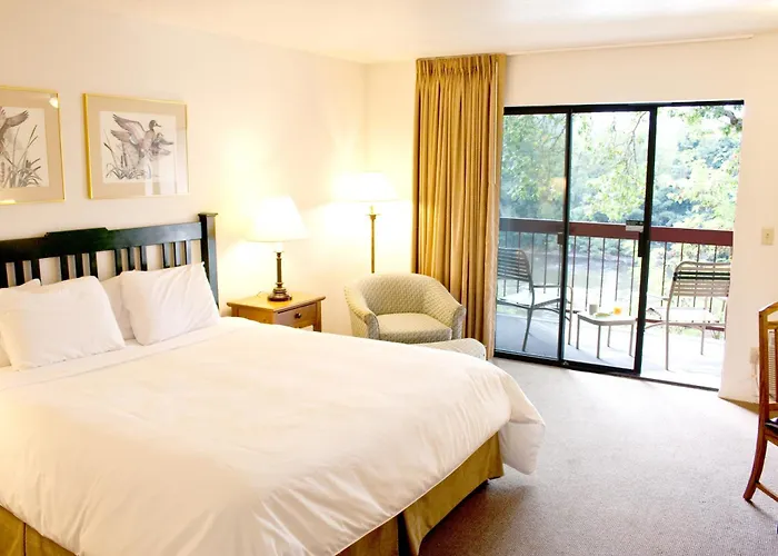 Hotels in Downtown Grants Pass