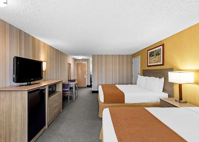 Hotels in Downtown Everett