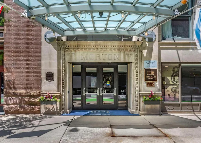 Hotels in Downtown Downers Grove