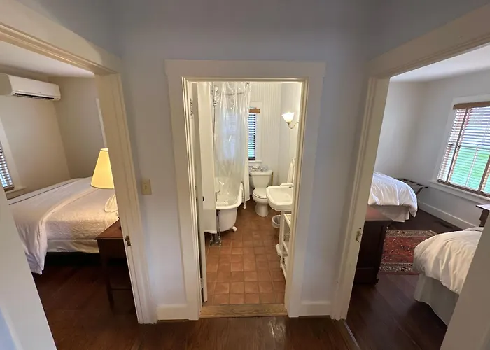 Hotels in Downtown Southampton