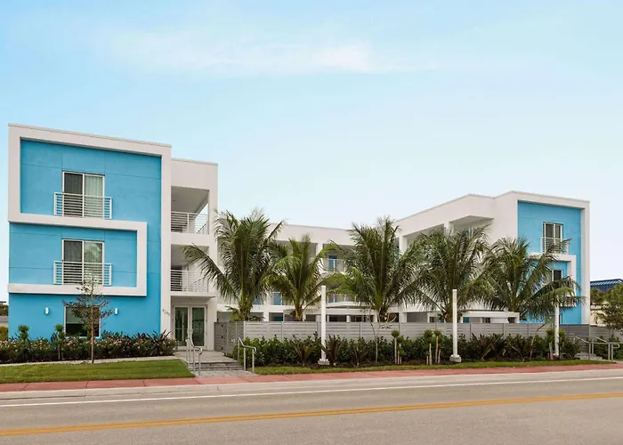 Hotels in Downtown Lauderdale-by-the-Sea
