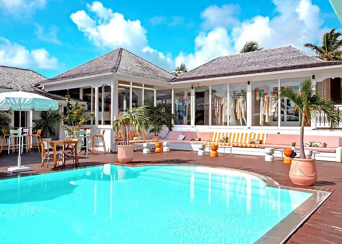 Hotels in Downtown Orient Bay