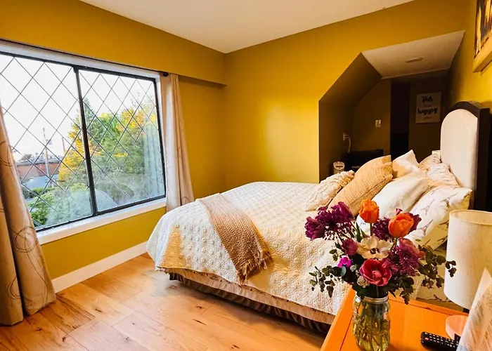 Hotels in Downtown Qualicum Beach