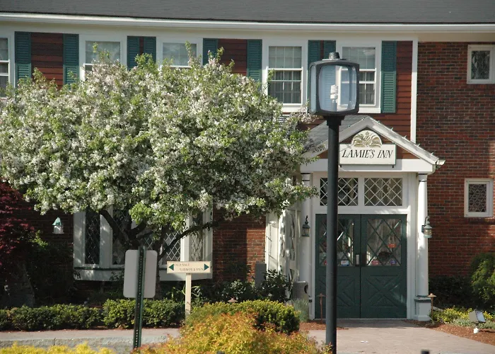 Hotels in Downtown Hampton