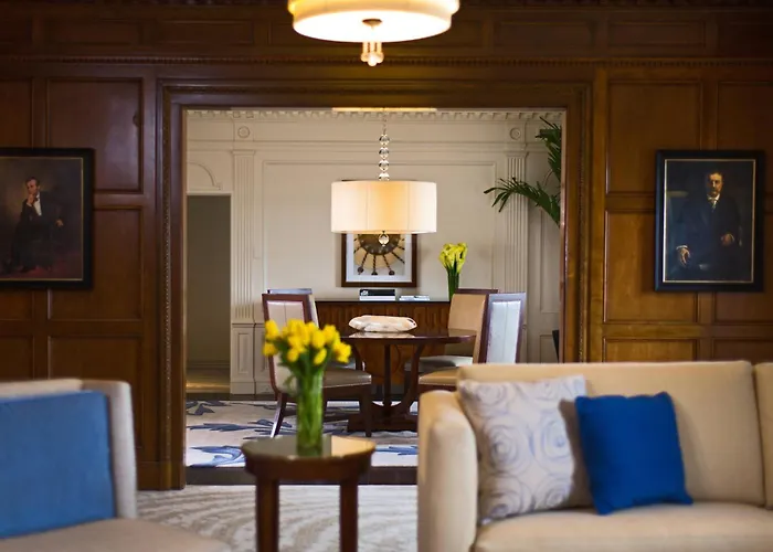 Hotels in Downtown Peoria