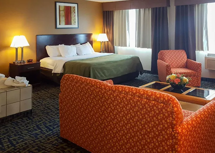Hotels in Downtown Ozark