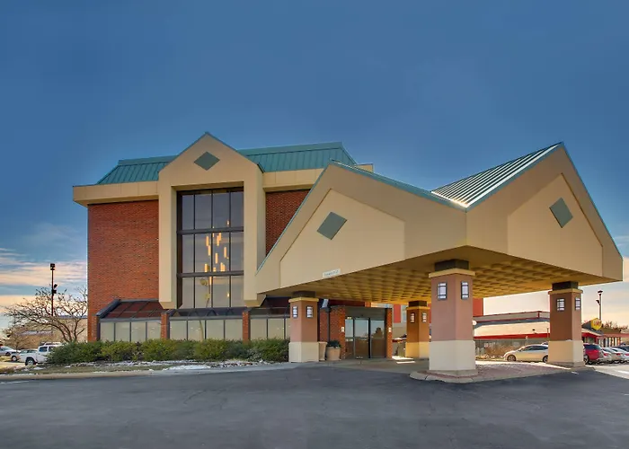 Hotels in Downtown Arnold