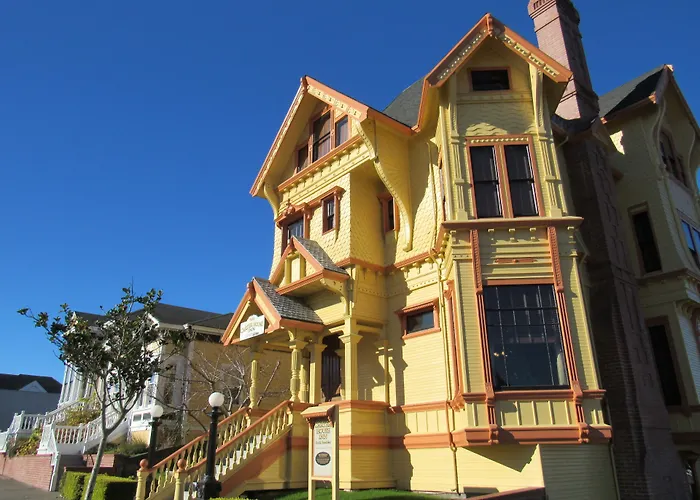 Hotels in Downtown Eureka