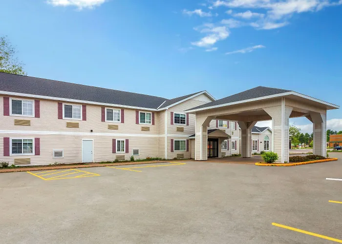 Hotels in Downtown Eagle River