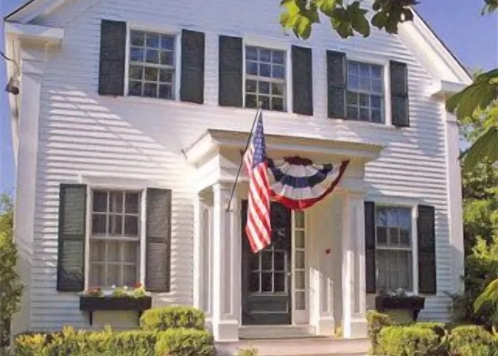 Hotels in Downtown Edgartown