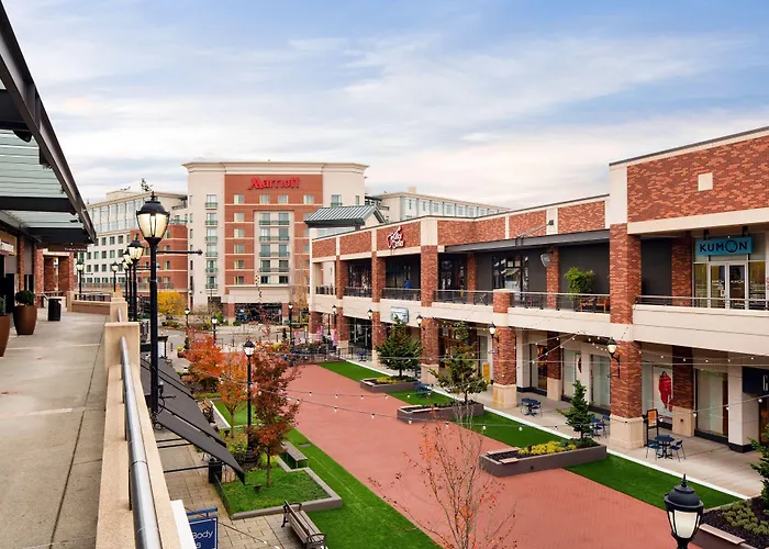 Hotels in Downtown Redmond
