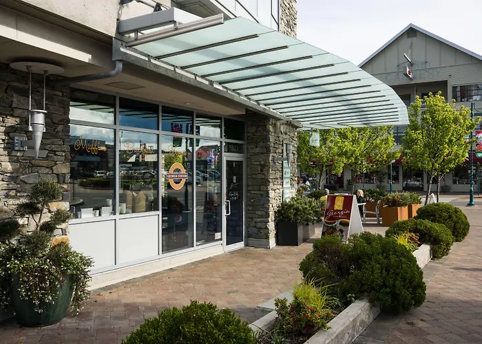 Hotels in Downtown Sidney