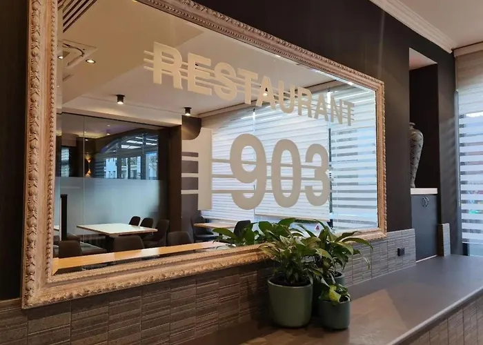 Hotels in Downtown Perth