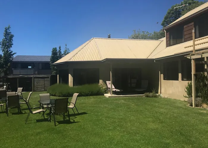 Hotels in Downtown Wanaka