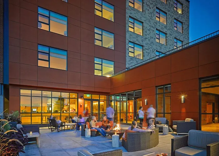 Hotels in Downtown Burlington