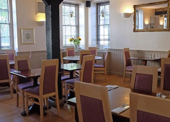 Hotels in Downtown Witney