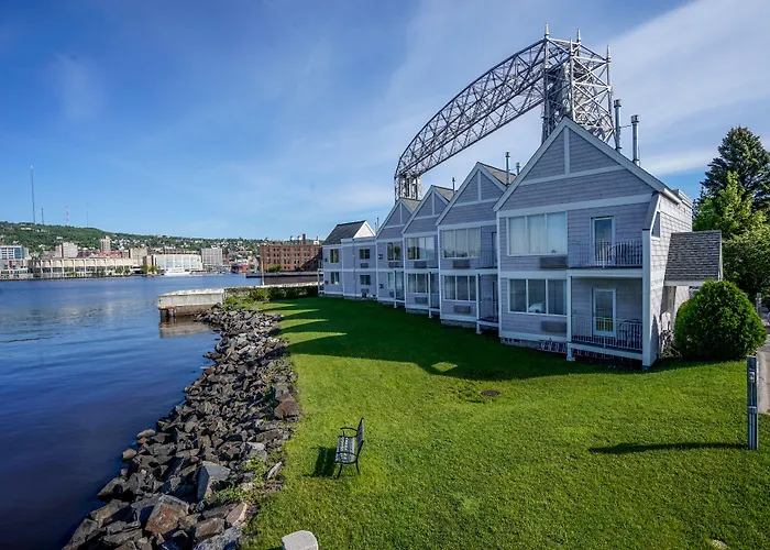 Hotels in Downtown Duluth