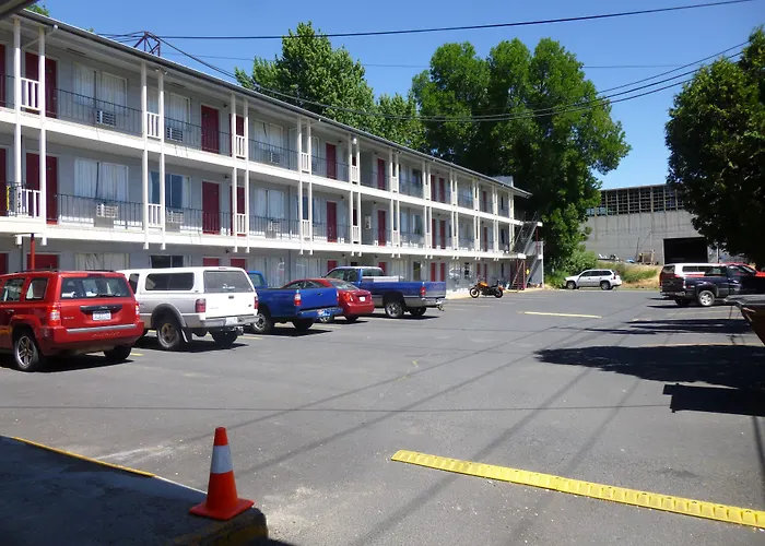 Hotels in Downtown Pullman
