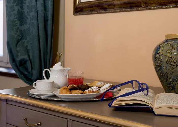 Hotels in Downtown Modena