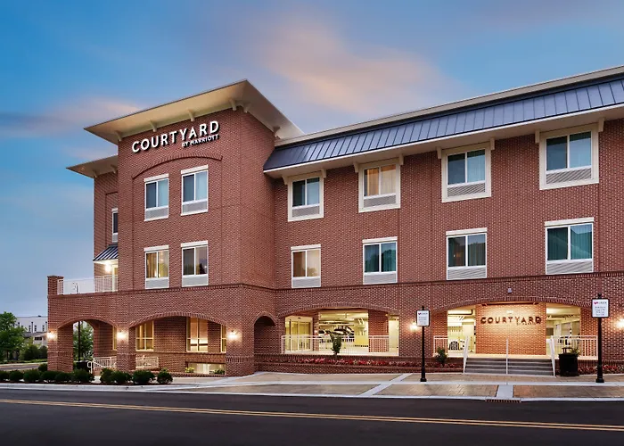 Hotels in Downtown Duluth