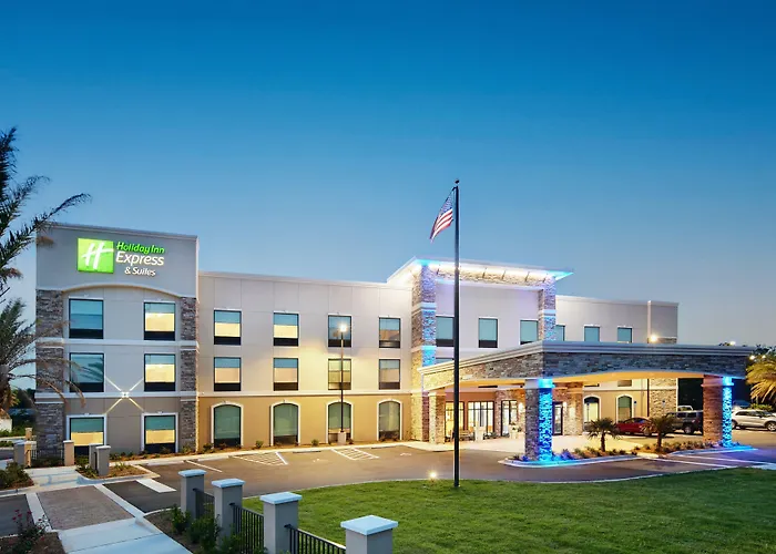 Hotels in Downtown Gulf Breeze