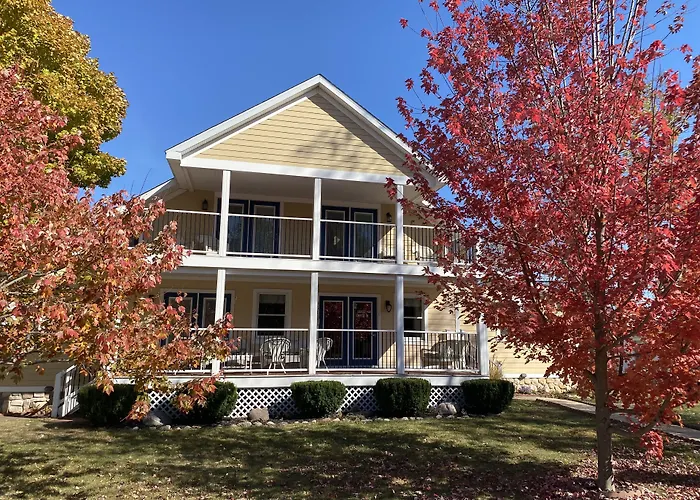 Hotels in Downtown Put-in-Bay