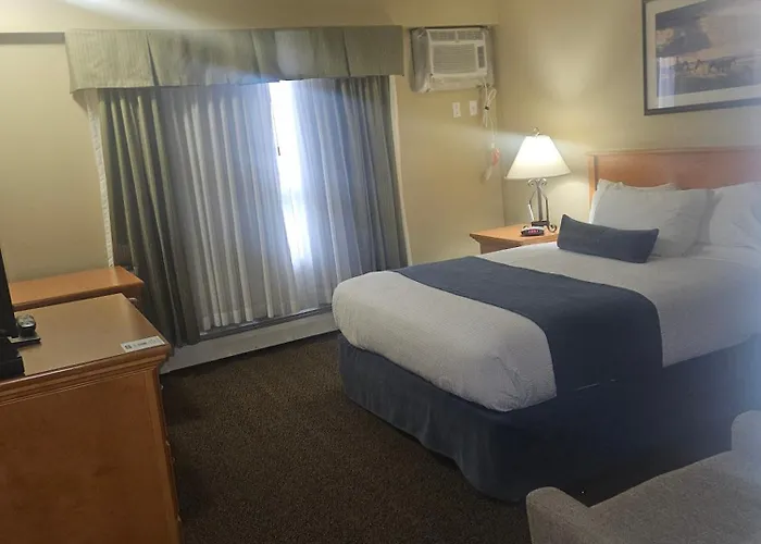 Hotels in Downtown Edson