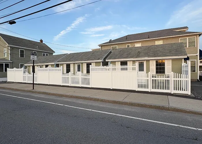 Hotels in Downtown Old Orchard Beach