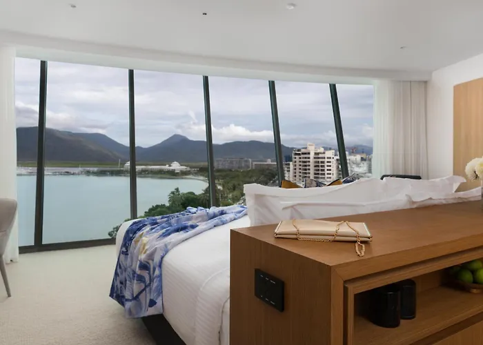 Hotels in Downtown Cairns