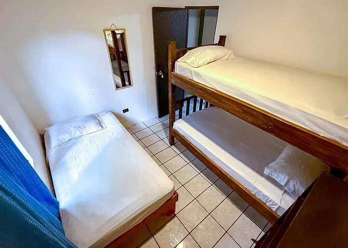 Hotels in Downtown Playa Santa Teresa (Puntarenas)