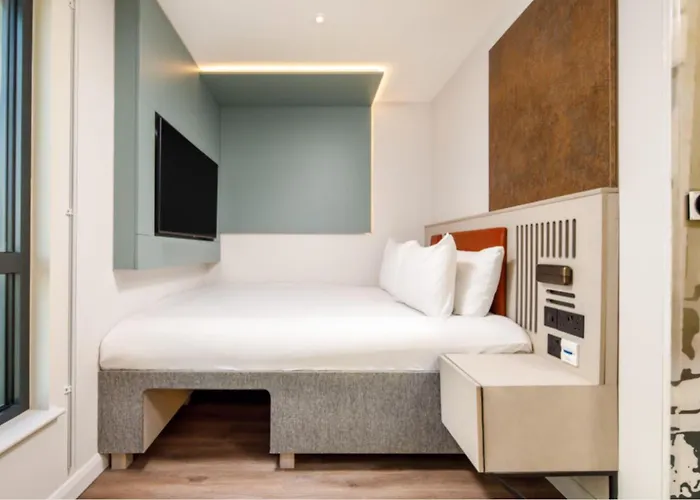 Hotels in Downtown Romford