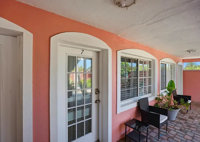 Hotels in Downtown St. Pete Beach