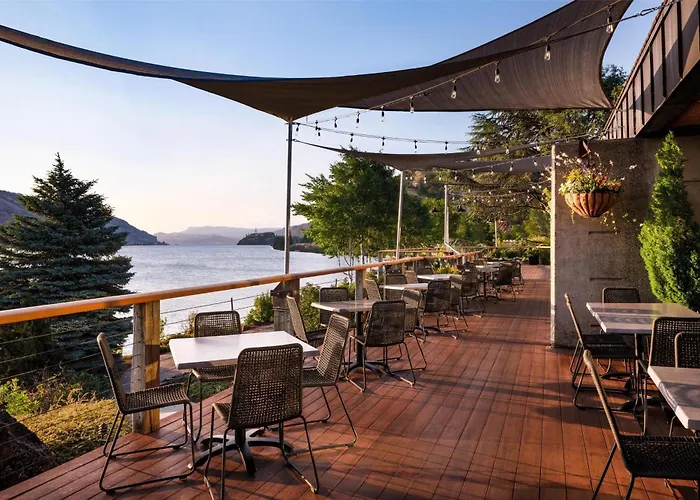 Hotels in Downtown Hood River